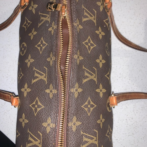 LOUIS VUITTON
Monogram Papillon 26 - Picture 8 of 14